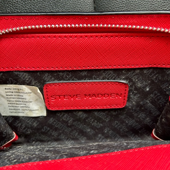 Used Steve Madden crossover purse - Picture 2 of 7